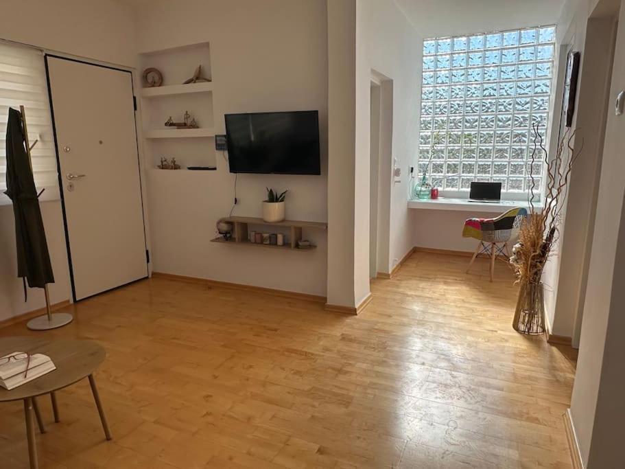 Harmony Boutique Apartment, 55m2, 100m From Metro Apartamento *
