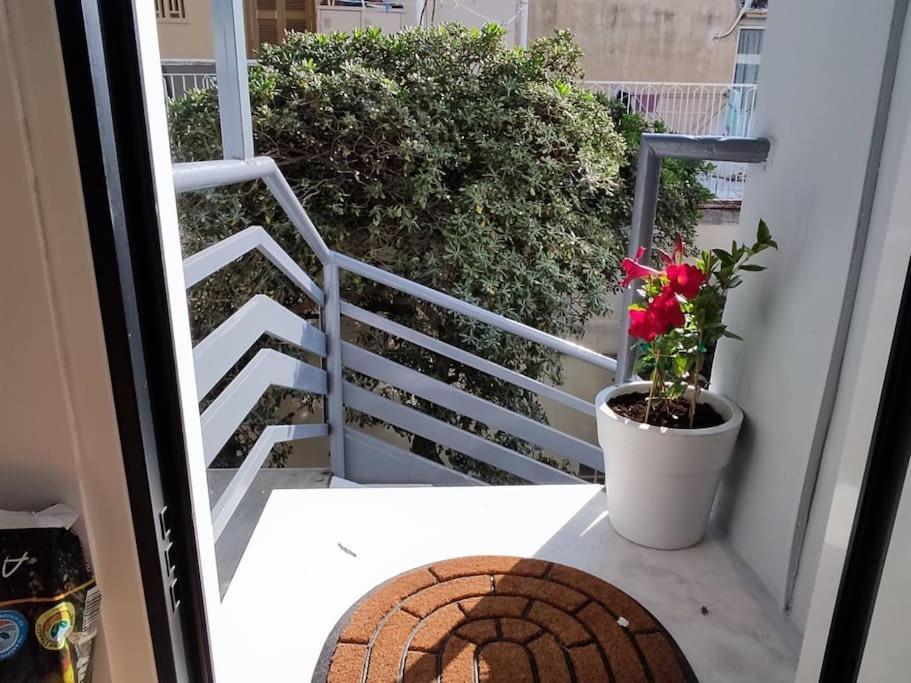 Harmony Boutique Apartment, 55m2, 100m From Metro Apartamento Atenas