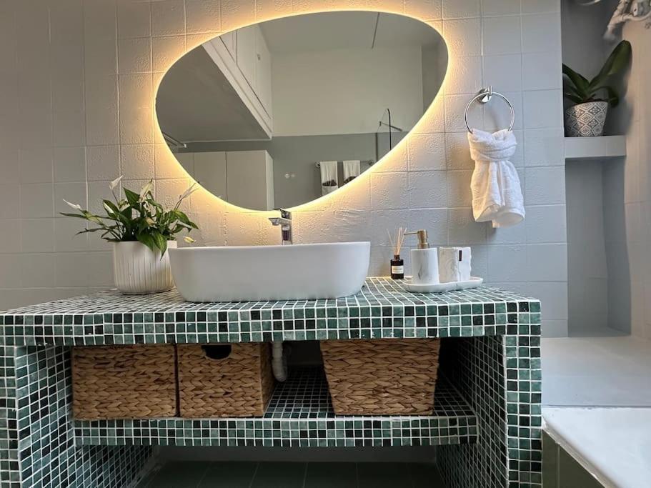 Harmony Boutique Apartment, 55m2, 100m From Metro *